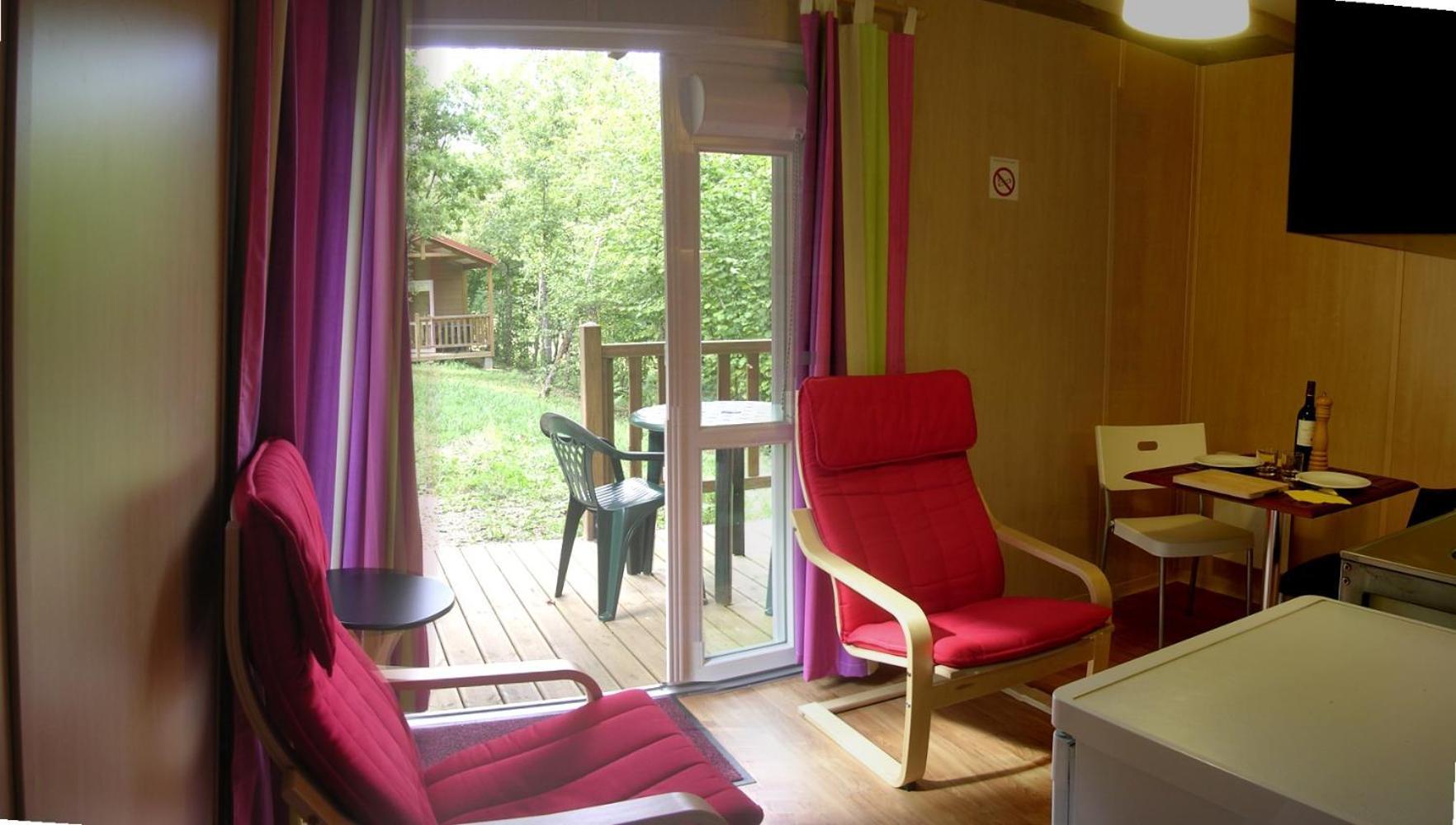Campsite La Clairiere - Ecolieu De Lamothe-Fenelon